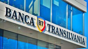 Anunț important! Ai card la Banca Transilvania? Se întâmplă de luni, 28 aprilie
