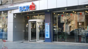 Ce salariu are o casieriță de la banca BCR. Cât câștigă angajații din domeniul bancar