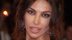 Madalina Ghenea si-a schimbat LOOK-ul! Frumoasa romanca s-a facut blonda si a postat poza pe NET