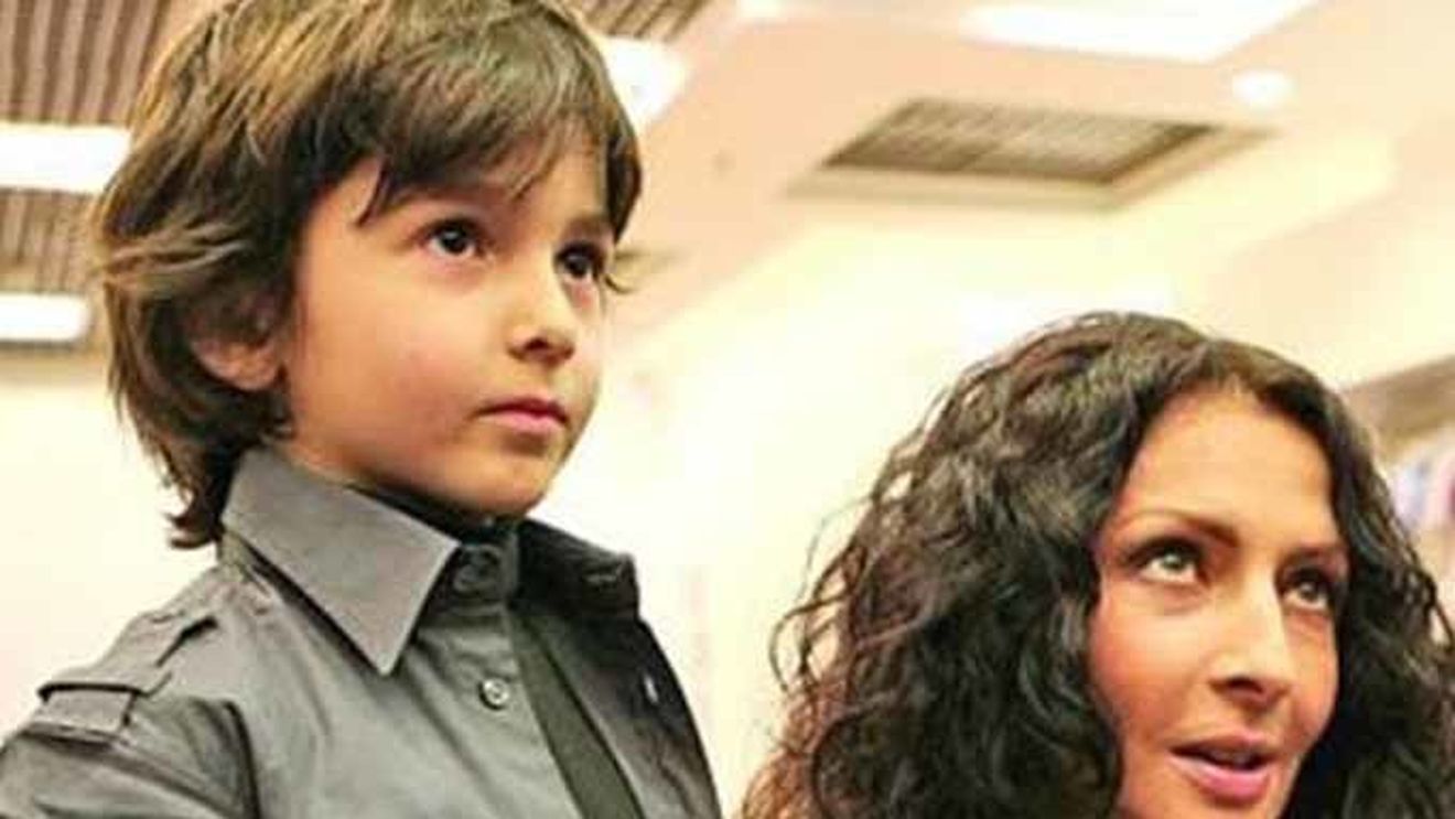 Clipe de panică pentru MIHAELA RĂDULESCU! Fiul ei a suferit un accident pe pârtie