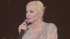 Loredana Groza scrie istorie! Artista a susţinut primul concert live pe Facebook. Ce s-a întâmplat pe scena de la Sala Palatului