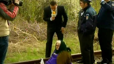 VIDEO O femeie a vrut sa se sinucida pentru Fuego! Uite cum a ajutat-o artistul pe batrana aflata la ananghie!