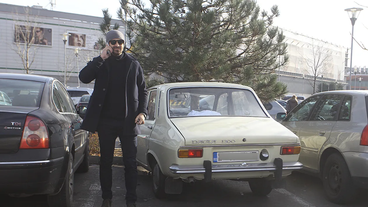 Imagini în premieră! Unul dintre cei mai cunoscuţi chefi din România a renunţat la Range Rover pentru o… ”rablă” de 45 de ani!