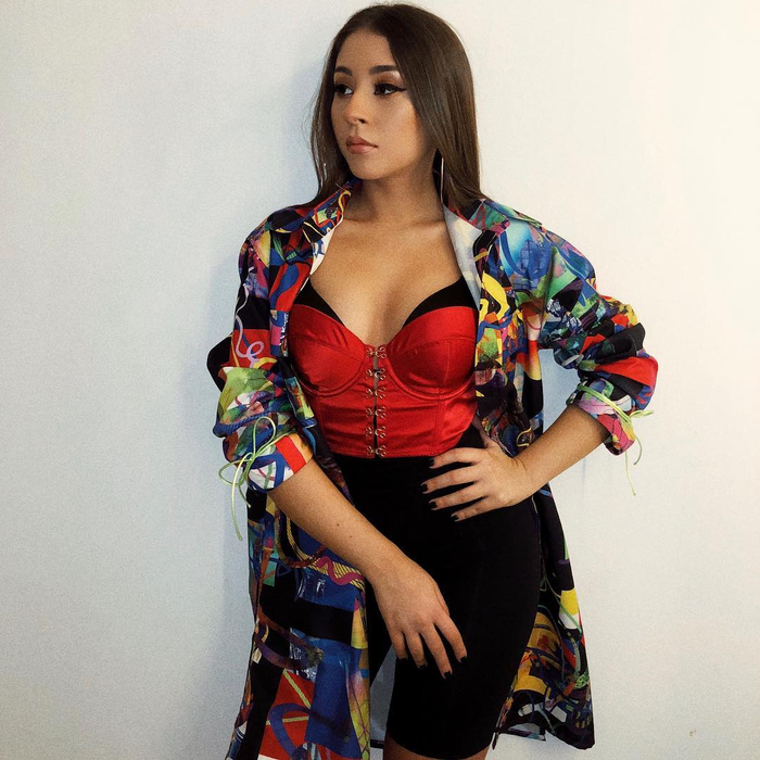 Nicole Cherry și decolteul provocator
(sursa foto - pagina de Instagram a vedeteI)