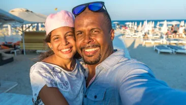 Cabral Ibacka, poză rară cu fata lui cea mare: “Așteptam să intrăm la medic”. Nu l-ai mai văzut niciodată așa pe prezentatorul de la Pro TV