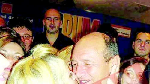Basescu, pupat in raspar de o capsunara oxigenata