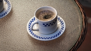 Ce se întâmplă dacă amesteci în cafea cu un cuţit? Superstiţiile care te uimesc