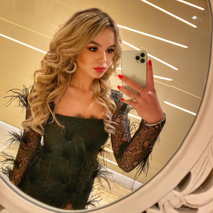 Carla, o tânără super-sexy