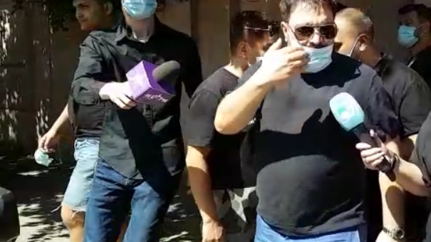 Florin Salam, distrus de durere la înmormântarea lui Emi Pian: ”Sunt supărat, n-am dormit de câteva zile...” VIDEO