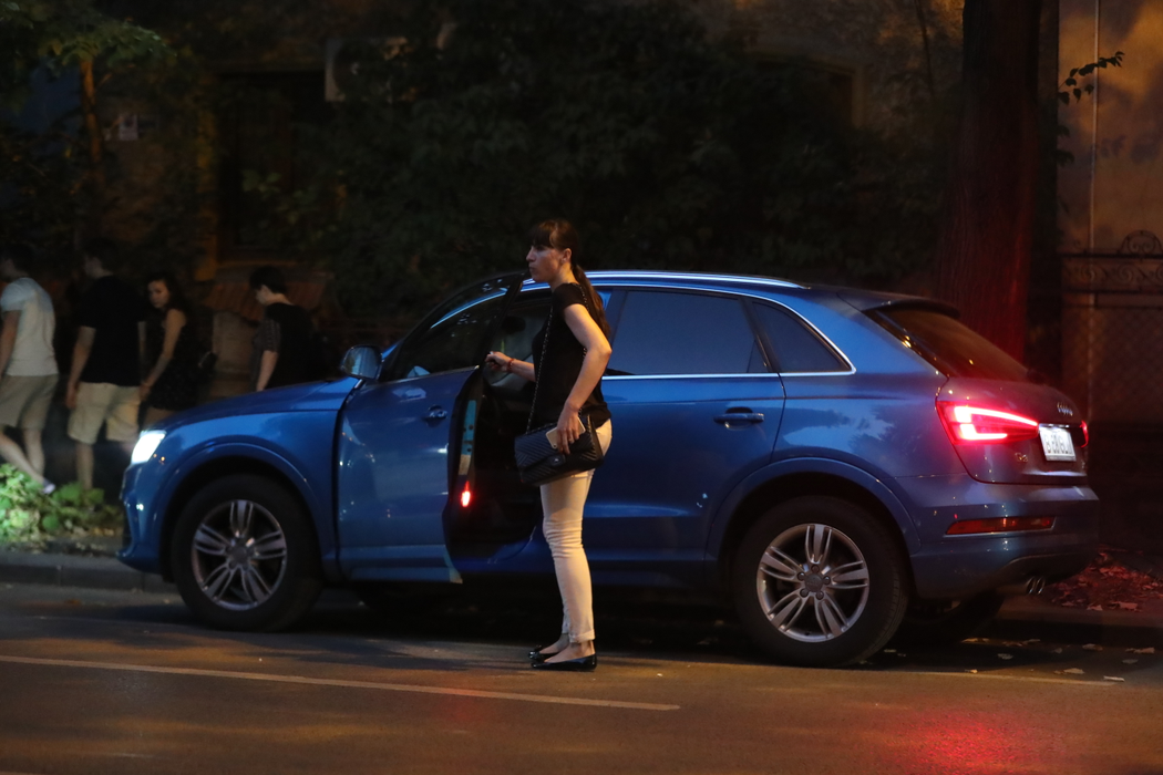 Florentina Gherghiceanu conduce un Audi Q3 şi poartă pe braţ un Chanel de 4000 €