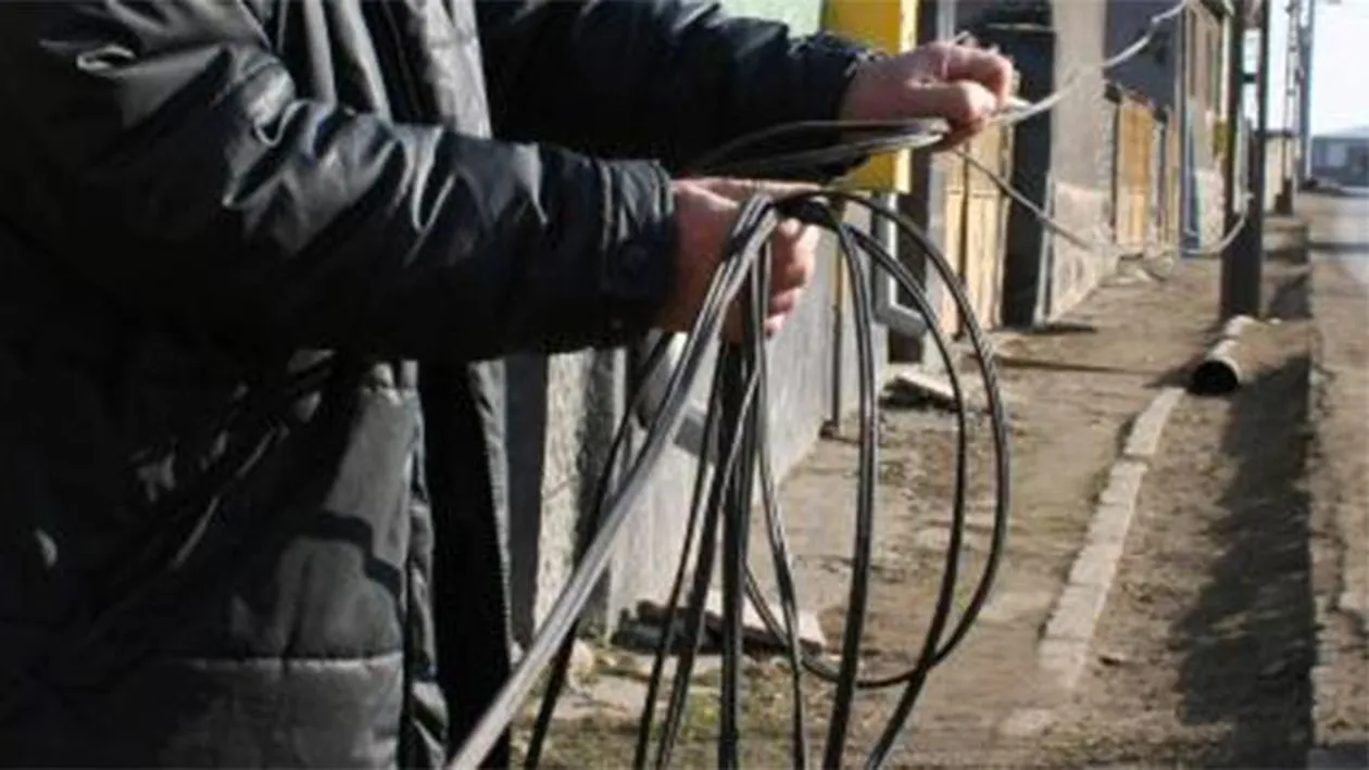 Român mort la Bruxelles, după ce s-a electrocutat încercând să fure cabluri de cupru