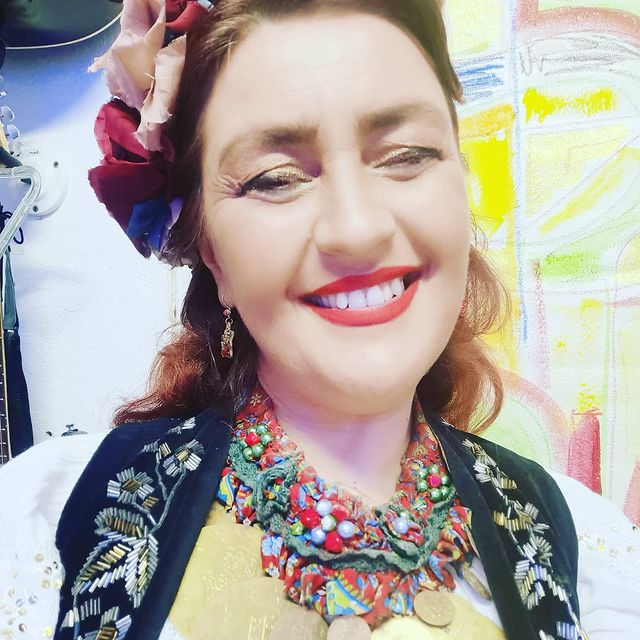 Rona Hartner: "Oamenii care se învață cheltuitori devin sclavi"