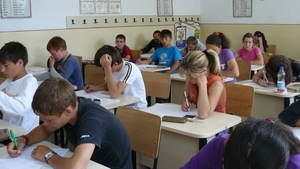Perchezitii la o scoala din Tirgu Jiu! Exista suspiciuni de frauda la examenul de evaluare nationala