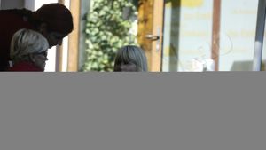 Ce a făcut Elena Udrea IMEDIAT după ce a fost audiată în dosarul lui Vasile Blaga. A băut o bere cu…

