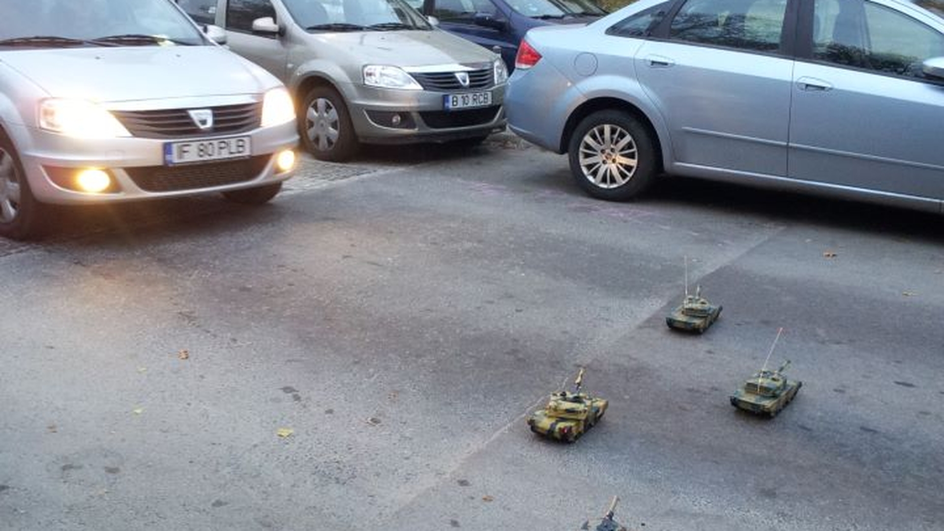 Varianta liliputana! Cum s-a blocat traficul la repetitiile pentru mini-parada de 1 decembrie!