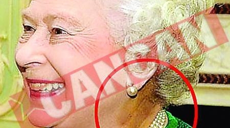 Regina Marii Britanii are vanatai pe gat