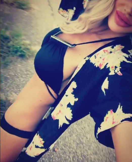Mai slabă ca niciodată! Bianca Drăguşanu s-a filmat în costum de baie şi a arătat TOT, TOT