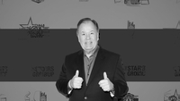A murit Dennis Haskins, actorul celebru din „Salvați de clopoțel”. Avea 75 de ani