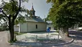 Singurul oraș din România cu o biserică amplasată în mijlocul unui sens giratoriu