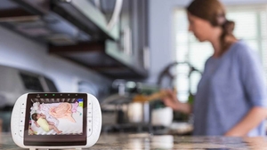 7 motive pentru care e indicat să ai un baby monitor în camera copilului