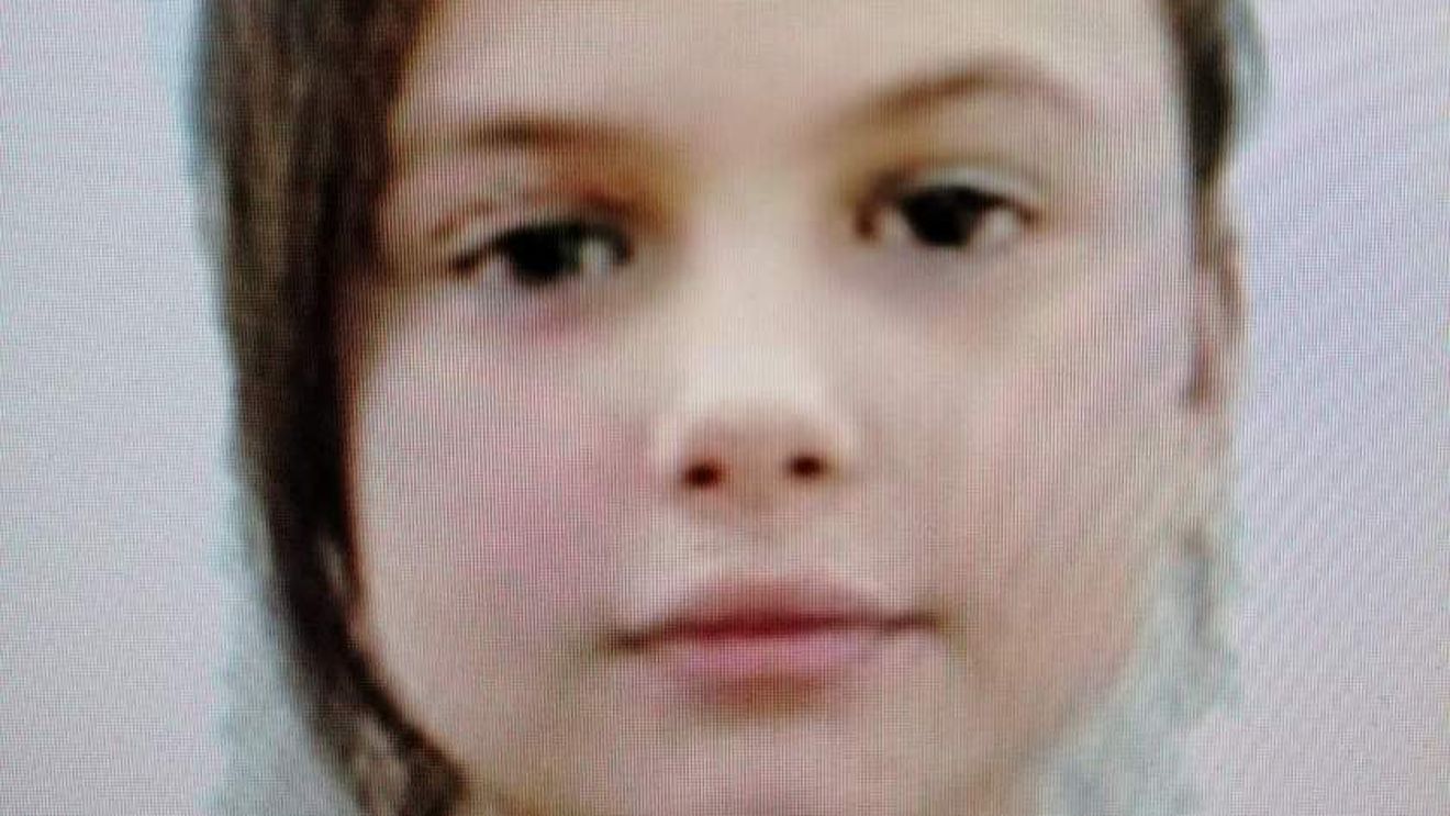 Emoționant! Ce poveste are Ana-Maria, micuța care și-a așteptat părinții o noapte întreagă, în frig, într-o scară de bloc