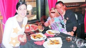 Isi adoarme nevasta pe messenger si pleaca la discoteca
