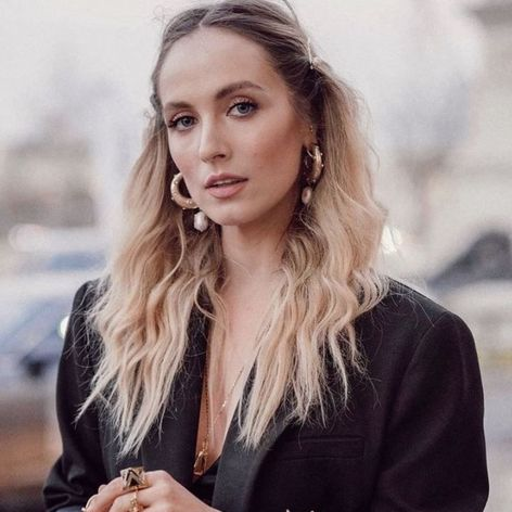 Revoltă în online după ce Ana Morodan a câștigat un premiu în urma condamnării la închisoare. Ce îi reproșează influencerii