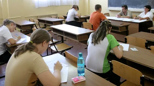 Peste 153.000 de elevi de clasa a VIII-a sustin proba scrisă la limba şi literatura română