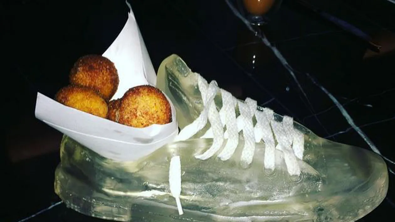 Au încercat să fie inventivi, dar nu prea le-a reuşit Acestea sunt cele mai ridicole feluri de mâncare servite de restaurante în 2016