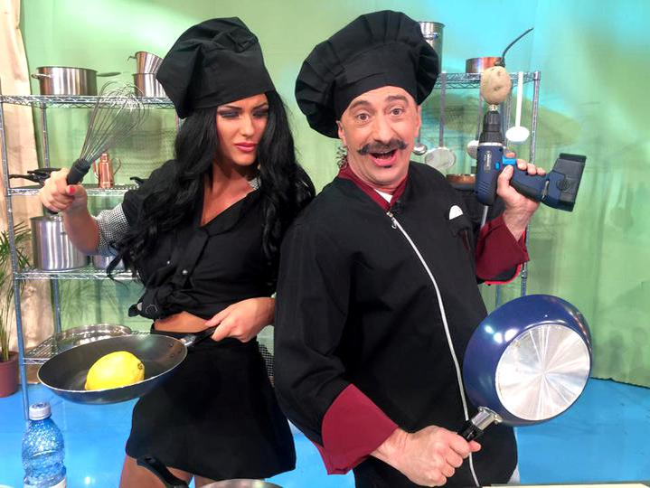 Daniela Crudu, dependentă de operații estetice de 10 ani! Cum arăta la debutul în showbiz, când era blondă şi fără silicoane