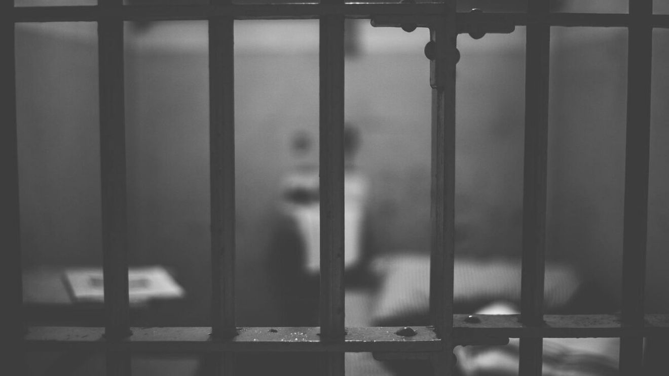 Alimentul interzis în închisoare. Nu o să-ți vină să crezi ce nu au voie să primească deținuții