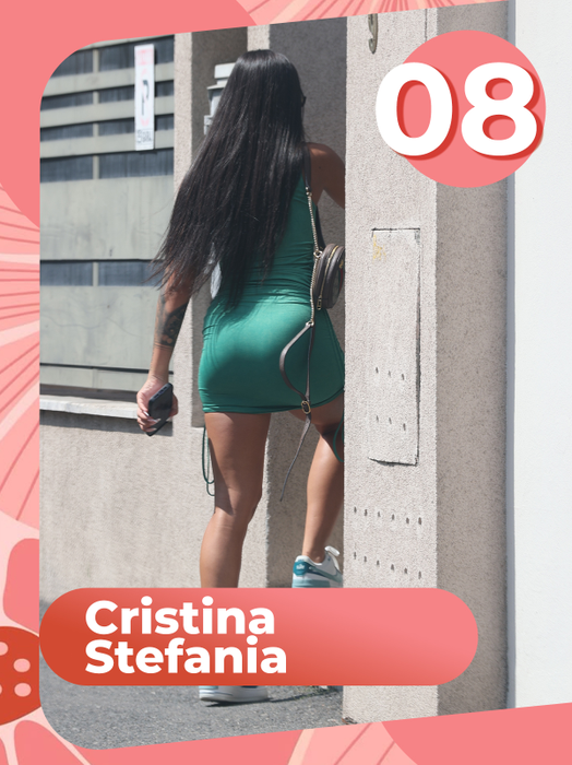 TOP 40 de vedete care au scos „artileria grea” la soare. Cristina Ștefania, Alexia Eram sau Andreea Bălan fac senzație în rochițe mini, mulate chiar și nemachiate