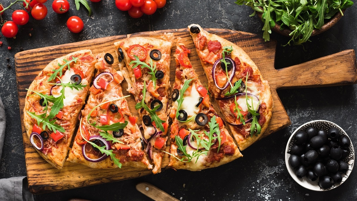 Nu e banc! Ce mesaj a trimis un tânăr, restaurantului de la care comandase o pizza. Angajații s-au prăpădit de râs când l-au citit!