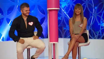 Gabriela Cristea o sa-l dea afara. Apare in timp ce se saruta cu o bruneta: Este pentru a doua oara!