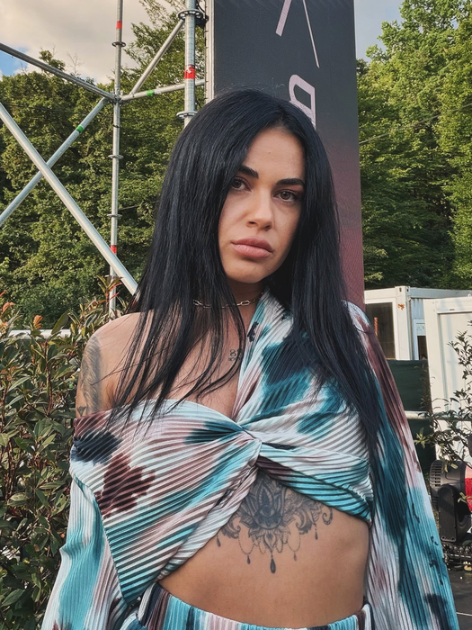 O mai ții minte pe Deea? Ce s-a ales de prima femeie care a căzut în ispită la Insula Iubirii. S-a tatuat din cap până-n picioare și a ajuns de nerecunoscut