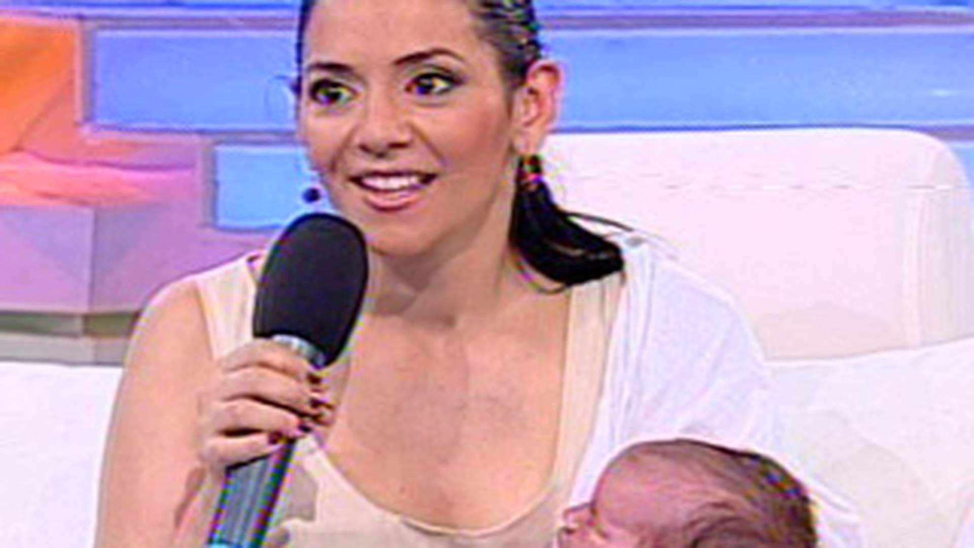 VIDEO Familia Analiei Selis, in formula completa! Primele imagini cu baietelul ei, Tiago!