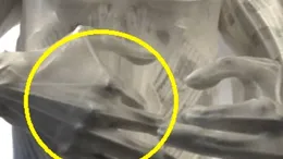 Cel mai UMAN robot din lume este plin de mușchi