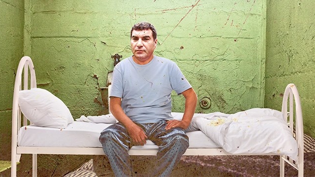 Clipe de coşmar pentru Borcea în spatele gratiilor! Ce a păţit după ce a fost mutat în celulă cu fraţii Becali