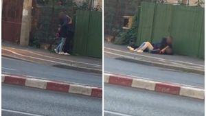 Au vrut să-și potolească „poftele” în mijlocul unei străzi din Târgoviște, dar au stârnit un „uragan” de râsete! Cuplul în „plină acțiune” s-a prăvălit peste un gard!