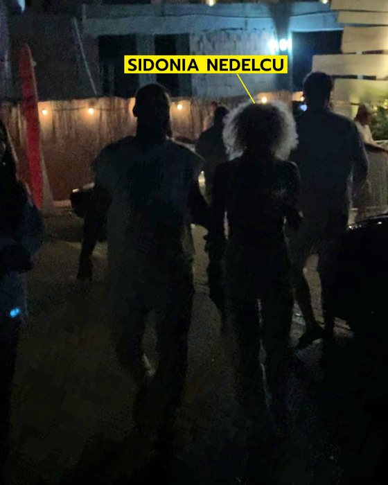 Sidonia a plecat alături de prietenul ei, foarte bine dispusă