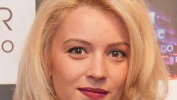 Pozele astea dovedesc ca exista vedete care arata mai bine fara machiaj? Cine crezi ca-i blonda?