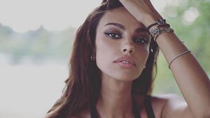 MĂDĂLINA GHENEA a apărut cu vânătăi pe picioare. Cum se antrenează celebra mămică pentru a fi în formă maximă