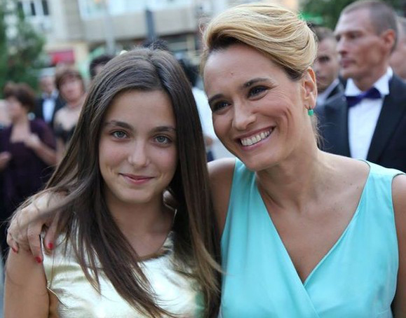 Andreea Esca plătește o avere pentru studiile fiicei sale! Cât costă facultatea din Anglia la care va învăța Alexia