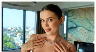 Cum arată abdomenul lui Emily Burghelea, după cea de-a treia naștere: „Trebuie să port 'gipsul' 5 zile consecutiv”