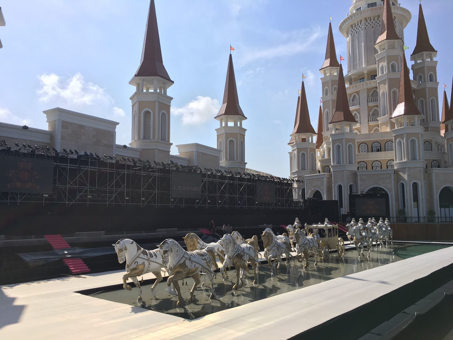 În această seară, în Turcia, începe Dosso Dossi Fashion Show 2017, cel mai mare show de modă din Turcia, la care vor participa unele dintre cele mai cunoscute modele internaţionale