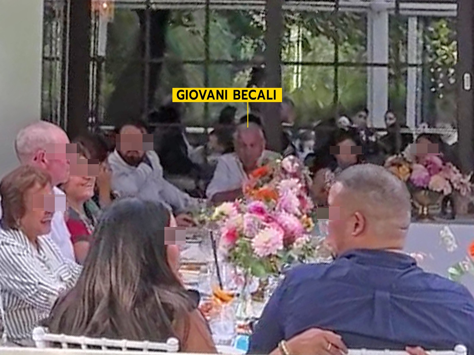 Giovani Becali, la masă alături de familia lui  (Foto: CANCAN.RO)