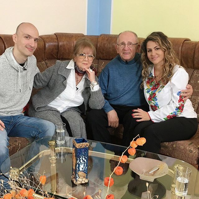 Familia Ogășanu și Oana Turcu, verișoara lui Mihai din partea mamei lui