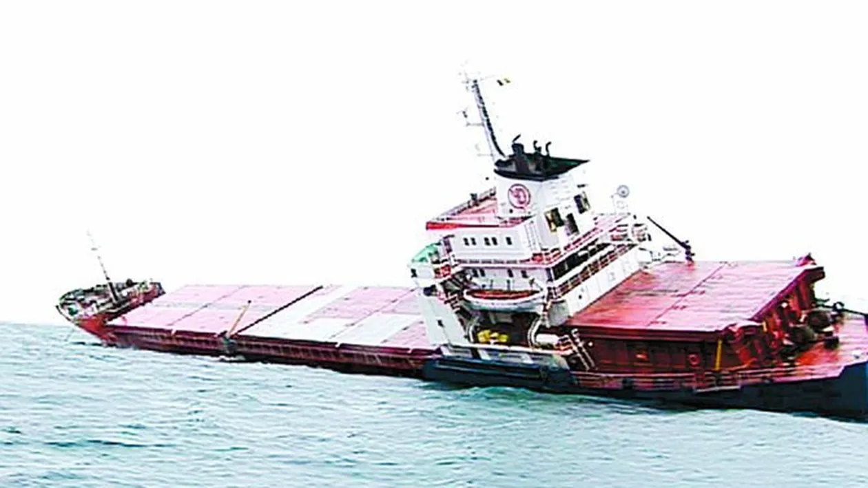 Scafandrii disparuti, blocati in epava