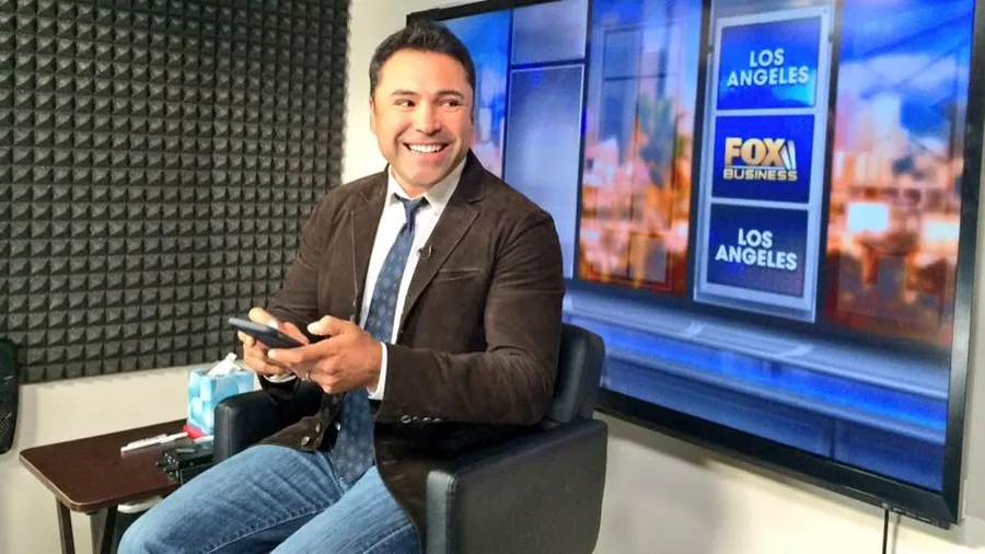 Compania lui Oscar de la Hoya se obligă să-i organizeze lui Mihai Nistor mai multe lupte pe an, cu bursă de meci