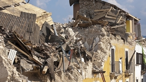 Ce trebuie să faci în cazul unui cutremur în București. Peste 400 de clădiri sunt în pericol